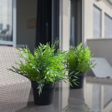 Appartamento Luxury Penthouse 2 Bed Near Rothchild Tel Aviv Esterno foto