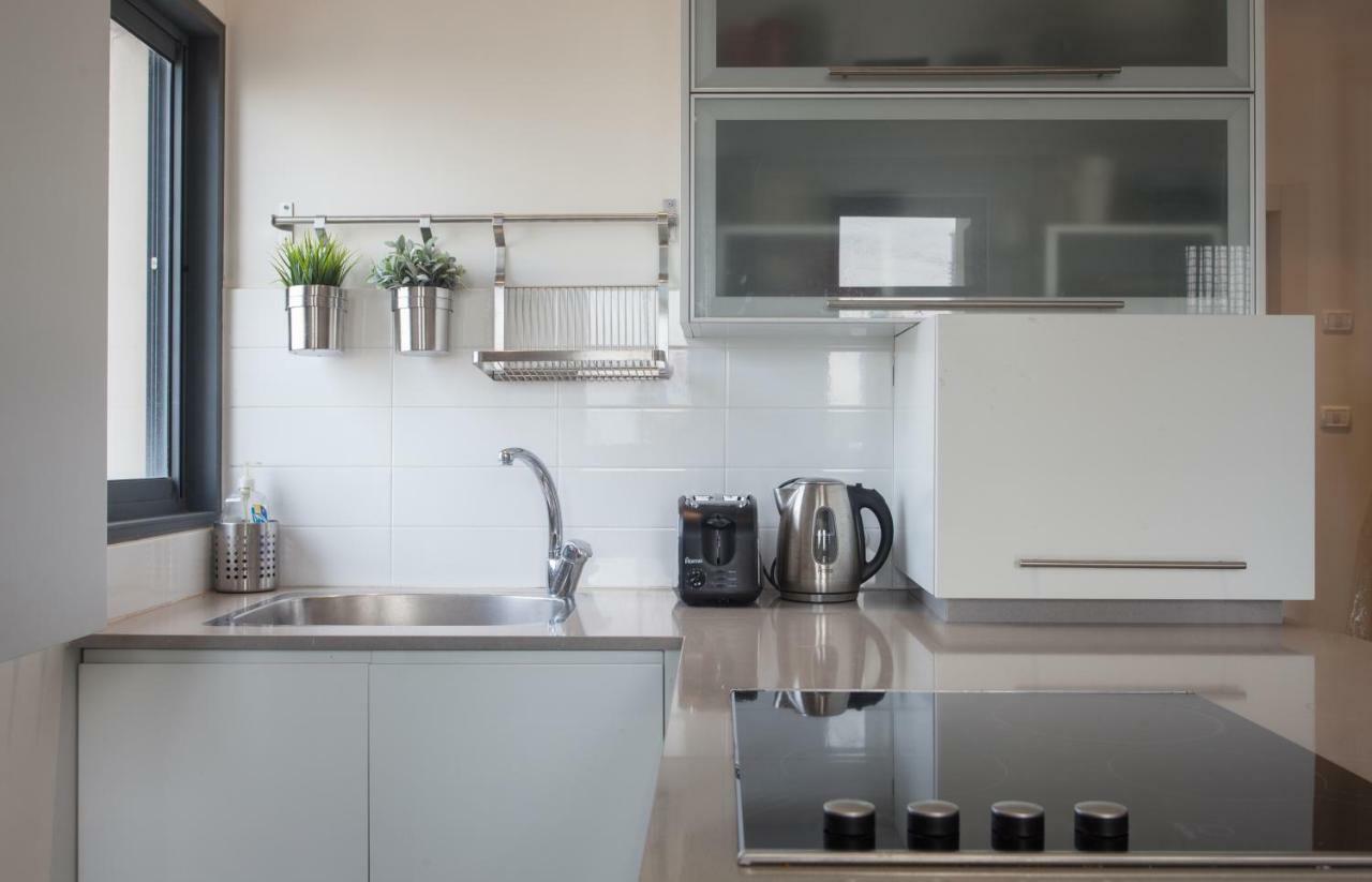 Appartamento Luxury Penthouse 2 Bed Near Rothchild Tel Aviv Esterno foto
