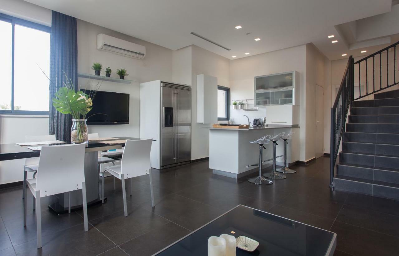 Appartamento Luxury Penthouse 2 Bed Near Rothchild Tel Aviv Esterno foto