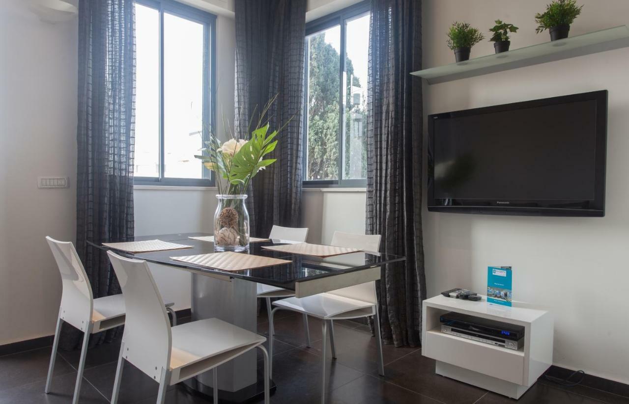 Appartamento Luxury Penthouse 2 Bed Near Rothchild Tel Aviv Esterno foto
