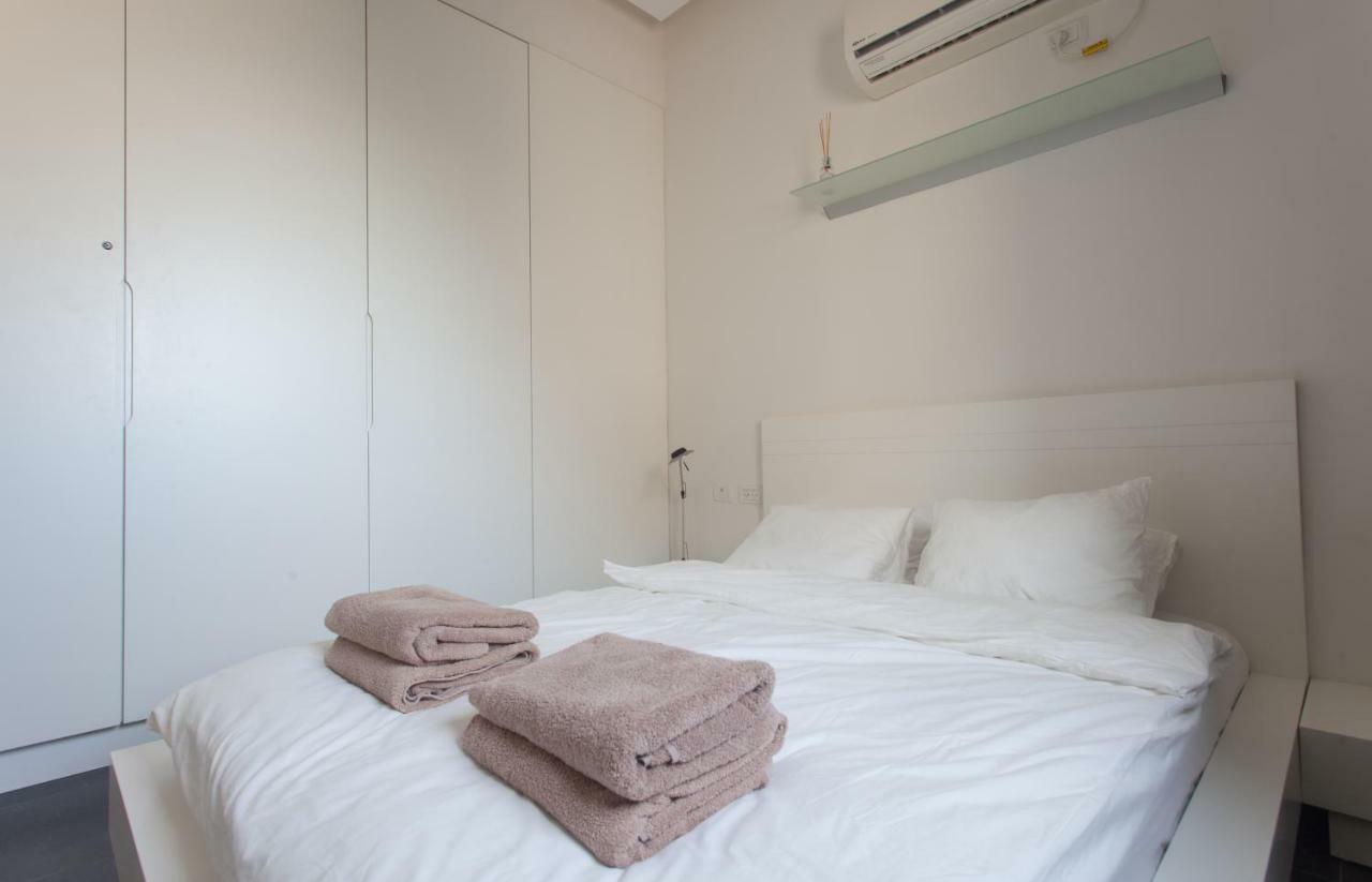 Appartamento Luxury Penthouse 2 Bed Near Rothchild Tel Aviv Esterno foto